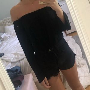 Black long sleeve cropped top